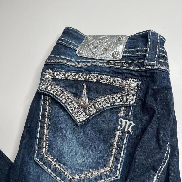 Miss Me Jeans Women’s Size 32 Mid-Rise Cropped Dark Wash Embellished Pocket DK 2 - Picture 13 of 13